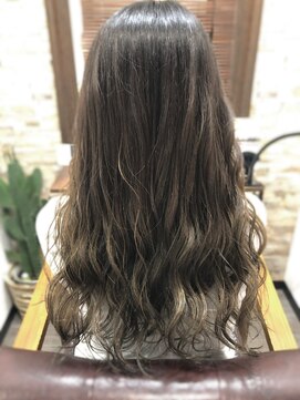 ハサミバイアトリエナガノ 千葉(8sami by atelier nagano) デザインカラー／レイヤーカット/ウエットヘア/オリーブベージュ