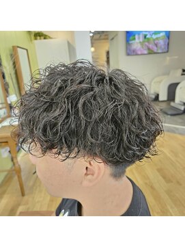 ギフト ヘアーデザイン(gift hair design) 波巻きスパイラル×ケアパーマ×刈り上げマッシュショート