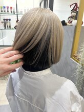 アース 綱島店(HAIR&MAKE EARTH) グレージュ×ブルーブラックのアンブレラカラー