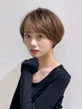 アンド ストーリーズ(&STORIES) 前髪あり耳掛け丸みくびれショートボブ20代30代40代50代(蘭)