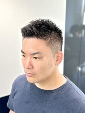 リバティシェアバーバー 銀座(LIBERTY SHARE BARBER) 【YOSHI】スパイキーショート風メンズバーバーフェード/眉毛