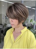 くびれショートボブ40代50代グレイカラー白髪ぼかしハイライト