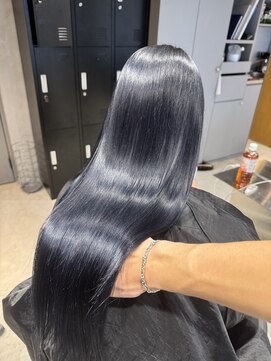 アン(Un) ブルーブラック/ダークネビージュ/ネビージュ