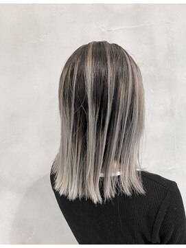 フレーム へアアンドトリートメント 天王寺北口店(FRAME) ホワイトバレイヤージュ