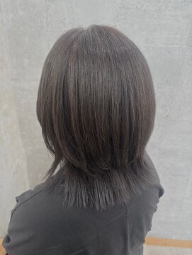 イル(iru) ナチュラル◎アッシュグレージュ