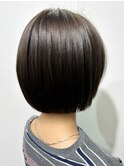 収まるボブ