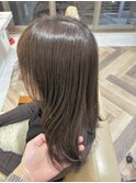  &nbsp;&nbsp;&nbsp;赤みを抑えてつくる透明感ベージュ×レイヤーカット