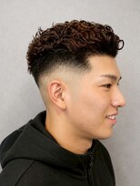アストロ(ASTRO) フェード×カーリーパーマ|清潔感UP◎