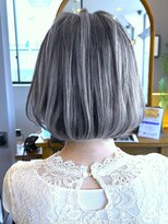 ブレイズヘアー(BLAZEhair)&nbsp;【白髪ぼかしハイトーン】シルバーバレイヤージュ×ブリーチ２回
