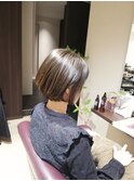 20代30代★ミルクティーカラー×耳かけ上品ショート