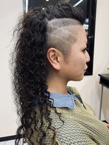 レヴィア(Revia)&nbsp;ロングモヒカン　ハードツイストスパイラルパーマ