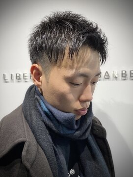 リバティシェアバーバー 銀座(LIBERTY SHARE BARBER) ベリーショート アップバングスタイル