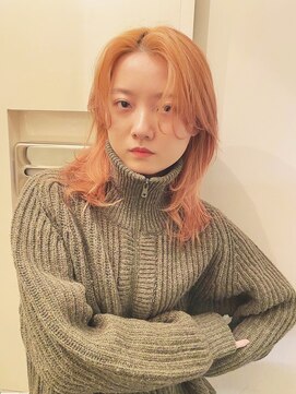 ノラ シブヤ(NORA) ウルフカット ウルフボブ ウルフレイヤー