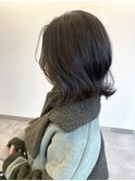 オリーブグレージュ