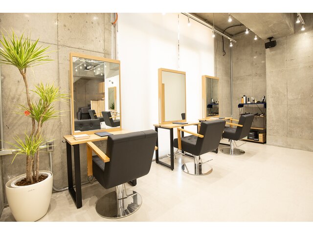 アグ ヘアー イーリス 新所沢店(Agu hair iris)