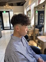 アイズ 海老名(AIZU)&nbsp;スペインカールフェードカットプードルパーマ骨格矯正カット