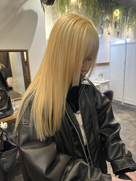 トロニー(TLONY) 抜きっぱなしブロンド/ハイトーンカラー/顔周りカット