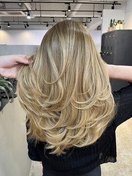 メリー オオサカ(Merly Osaka) blond balayage
