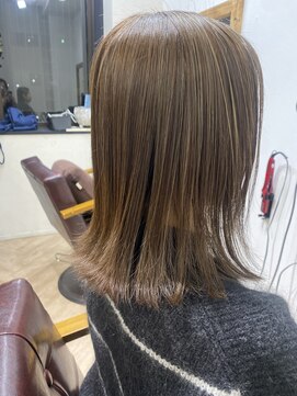 ハーツ(Heart's) 白髪ぼかしハイライト切りっぱなしロブ