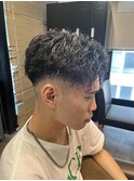 藤沢メンズセンターパート黒髪刈り上げツイストスパイラルパーマ