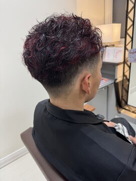 アールモンドヘア新世界 #メンズパーマ#レッドハイライト