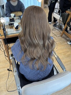 ネオリーブ チロル 横浜西口店(Neolive CiroL.) ミルクティーベージュ ハイトーン ケアブリーチ2回