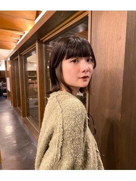 棗 インナーカラーベージュ　大人女性スタイル