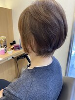 ウイバイファースト(u'i by first)&nbsp;丸みのあるショートボブスタイル