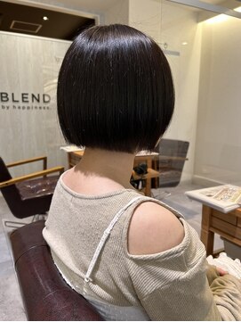 ブレンドバイハピネス(Blend by happiness) ぱっつんボブ　タッセルボブ　コンパクトボブ　ミニボブ