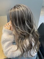 トゥイン 八王子(TWIN)&nbsp;ハイライトデザインカラーオリーブグレー小顔レイヤーカット黒髪