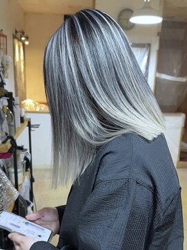 ブレイズヘアー(BLAZEhair) 【立体感ハイトーン】ホワイトバレイヤージュ×ブリーチ２回