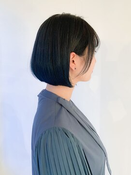 ネイヴィル オモテサンドウ(navile omotesando) 【yuka】ダークブルーアッシュ×前下がりボブ