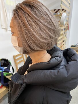 キューズ クラブ(cuz KLUB) 【cuzKLUB】ミニボブ×シャドールーツ ホワイトピンク〔池袋〕