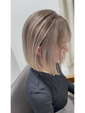 ジゼル(gisele) (小山)シャドールーツ