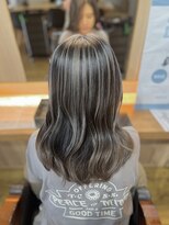 ブランカ(blanca)&nbsp;グレージュハイライト