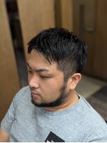 グラスヒビキ ツーブロックアップバングスタイル