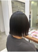 切りっぱなし外はねボブ