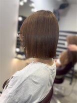 モア(moa)&nbsp;透明感ブラウン×切りっぱなしボブ
