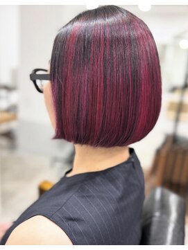 プラグ(Plug) ボブケアブリーチピンクハイライトグラデーションに合わせカット