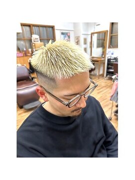 ヘアスタジオ ロメオ(hair studio Romeo) ハイトーンフェードクロップ抜きっぱなし