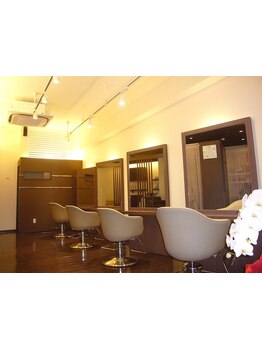 【本陣30秒】穏やかな雰囲気のスタッフさん2人の少人数サロン♪落ち着ける空気感に心から癒されます。