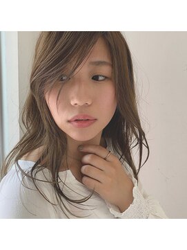 ディレクション(Direction) 顔まわりレイヤー/透明感セミロング / ベージュ