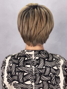 アイティー バイ アルバム 浦和店(IT by ALBUM) アッシュベージュトランクスヘアショートレイヤー_ba250461