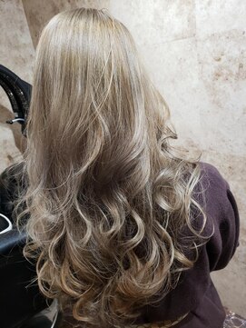 アンフィ 新杉田(Anphi) Cinderella COLOR