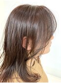 シースルーバング　斜め前髪　耳かけ　大人ミディアム　小顔