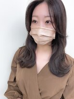 ミーナ バイ アーバン(Meena by urban.)&nbsp;韓国ヘア/前髪センターパート/おくれ毛/モカグレージュby丹羽