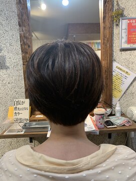 クラク 羽根木店(kuraku) ゆるふわ癖毛のショートスタイル