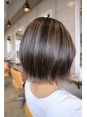 ミニボブにハイライトをのせて
