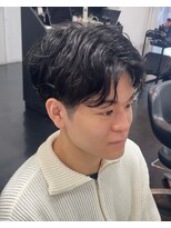ジュネスゼロニ(JUNES 02)&nbsp;黒髪マッシュセンターパートニュアンスパーマ