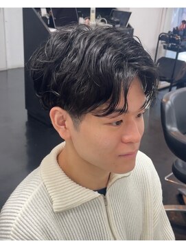 ジュネスゼロニ(JUNES 02) 黒髪マッシュセンターパートニュアンスパーマ